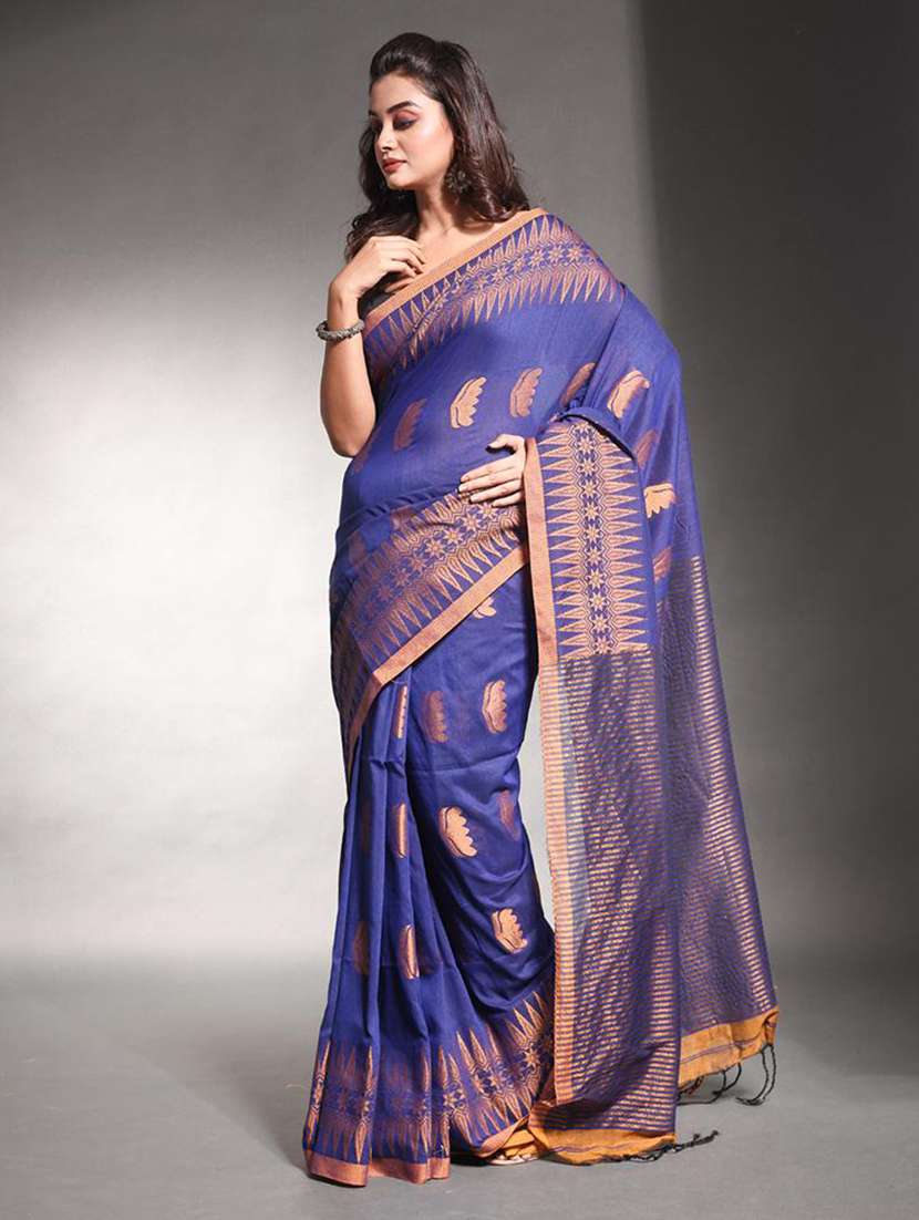 women self design bordered saree with blouse