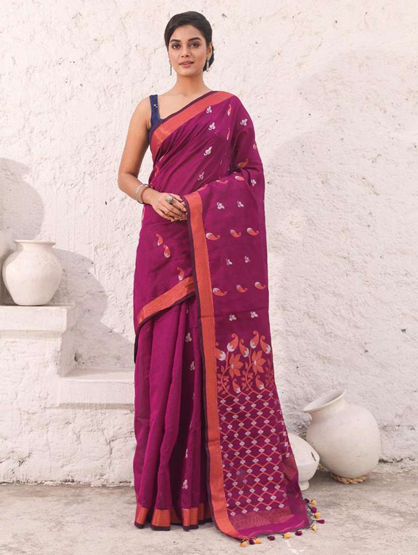 women self design handloom saree with blouse