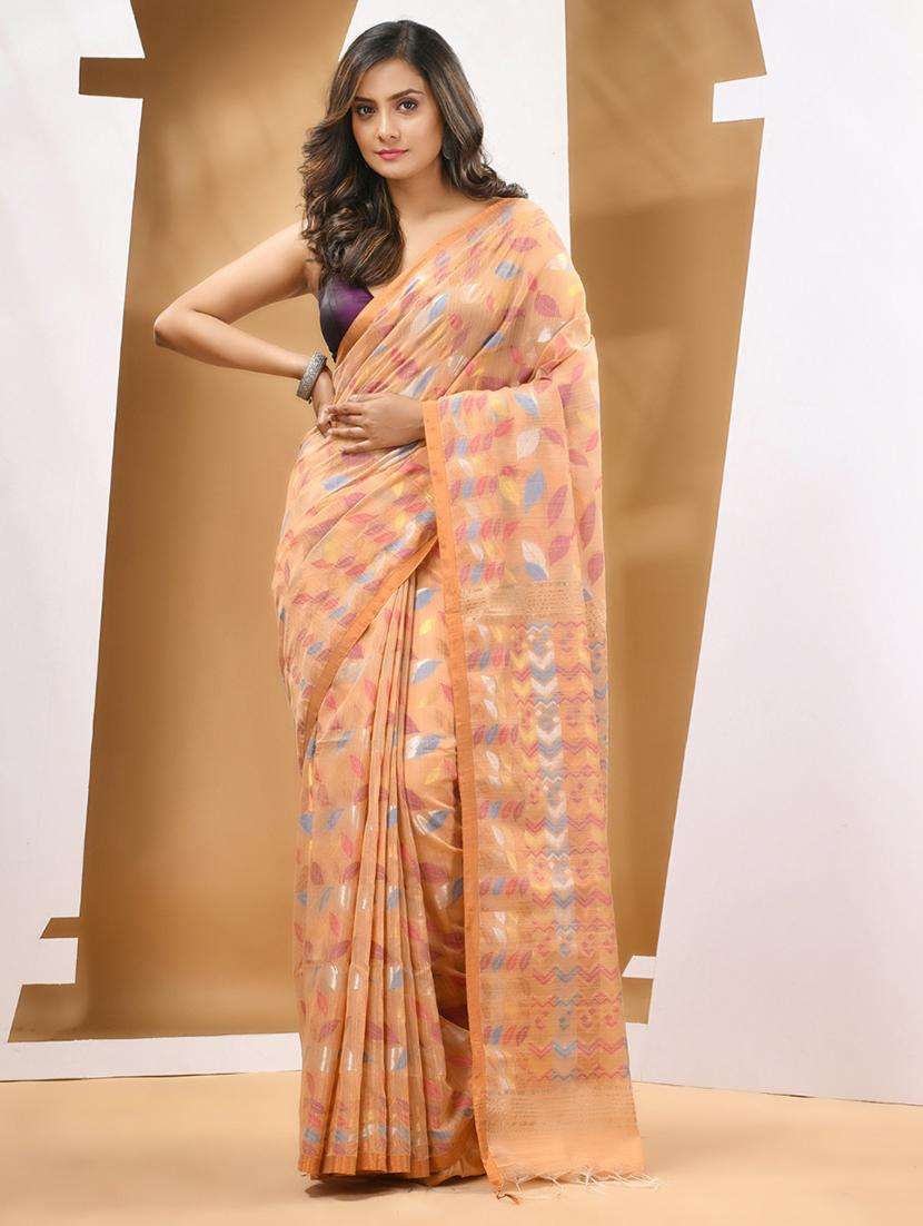 women self design handloom saree with blouse