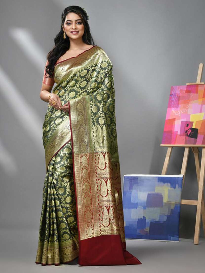 women self design banarasi saree with blouse
