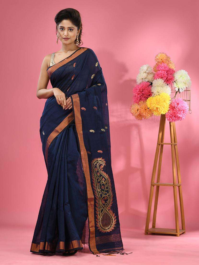 women self design handloom saree with blouse