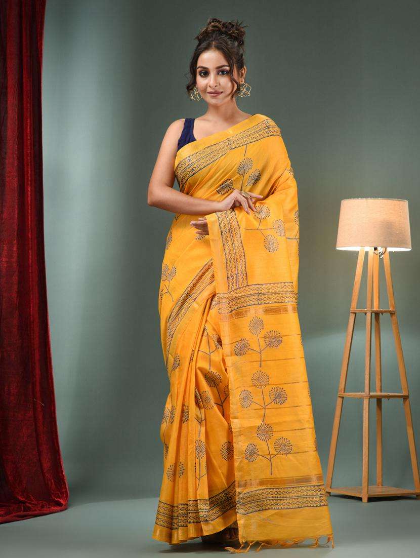 women printed handloom saree with blouse - 22043158 - Zoom Image - 0