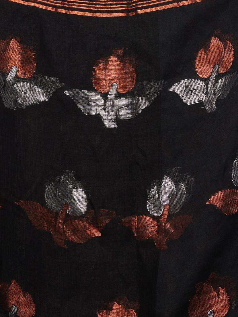 women self design handloom saree with blouse - 22043180 - Standard Image - 3