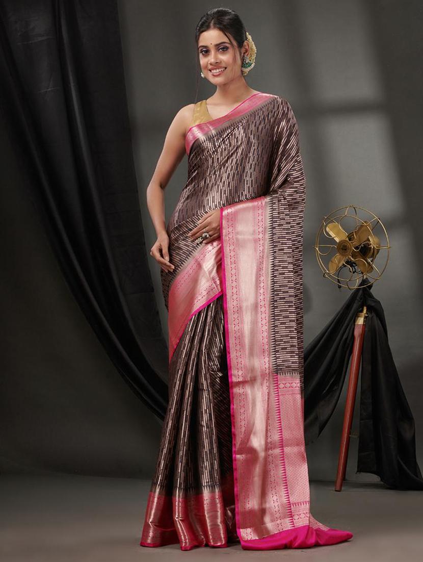 women self design bordered saree with blouse - 22043189 - Zoom Image - 0