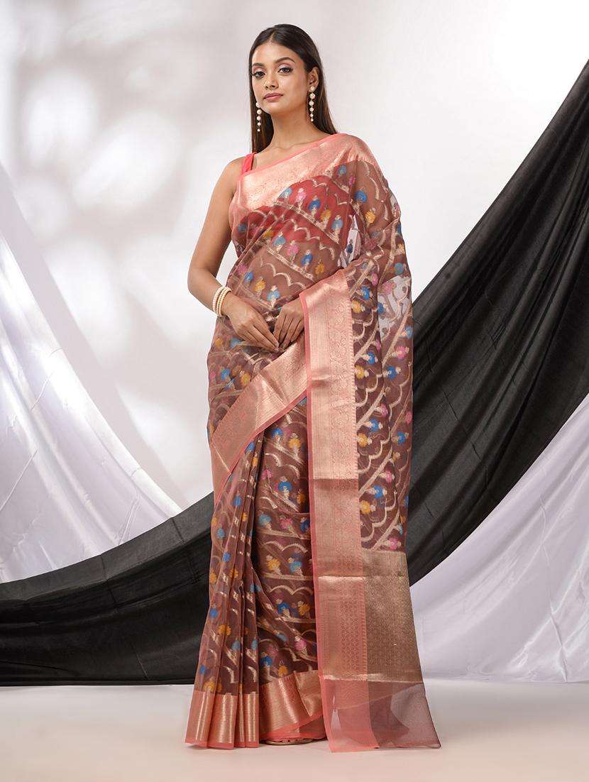 women self design bordered saree with blouse