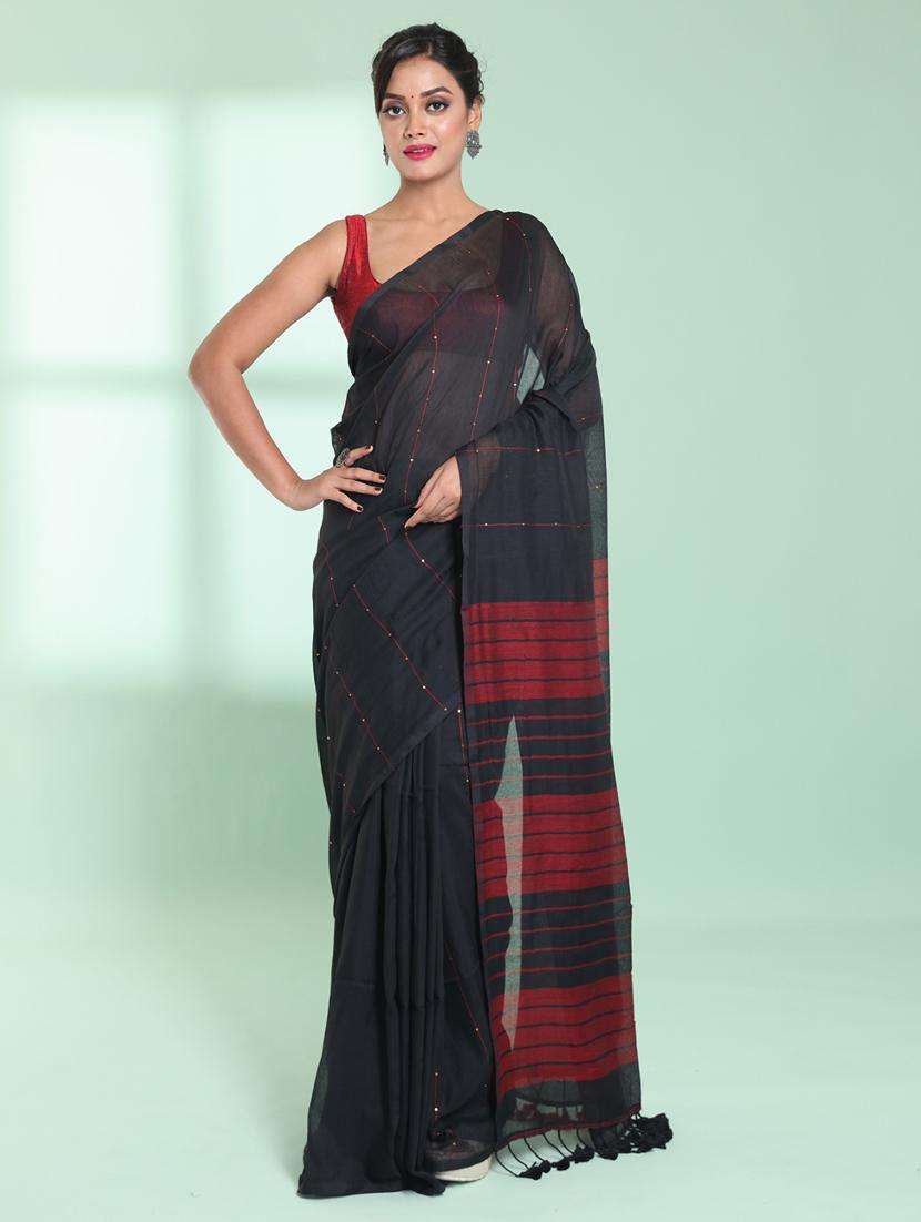 women self design handloom saree with blouse