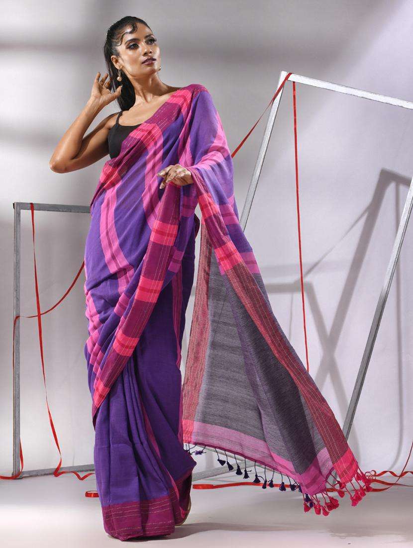women striped handloom saree with blouse - 22043273 -  Zoom Image - 0