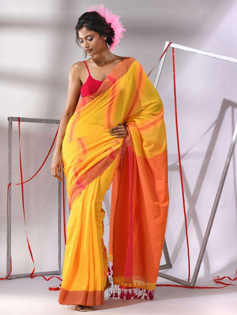 women striped handloom saree with blouse - 22043298 -  Zoom Image - 0