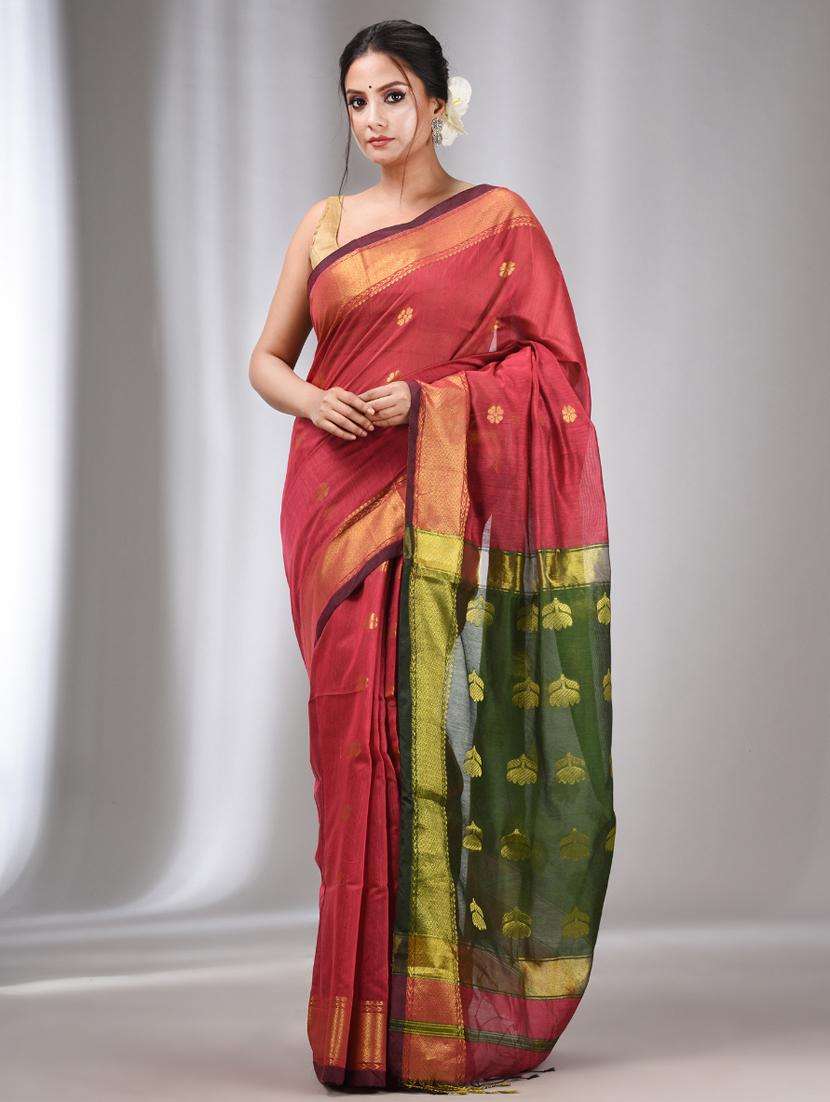 women self design bordered saree with blouse