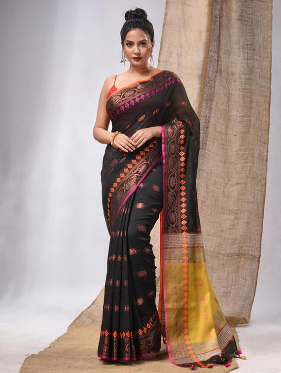 women self design handloom saree with blouse - 22043511 - Zoom Image - 0