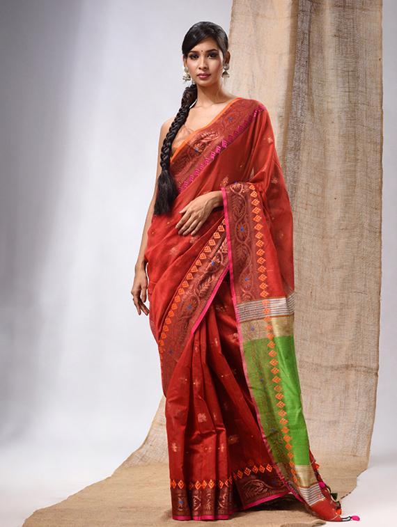 women self design handloom saree with blouse - 22043512 - Zoom Image - 0