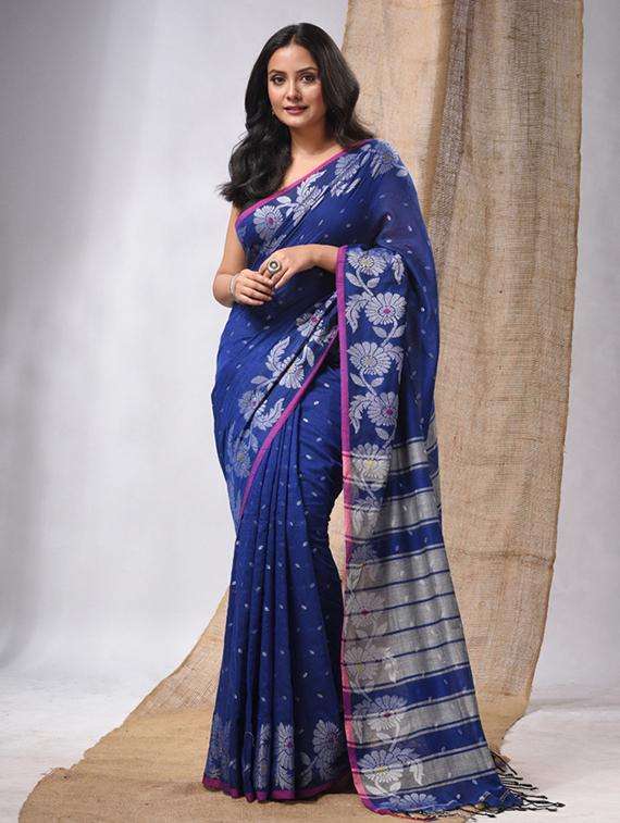 women self design handloom saree with blouse