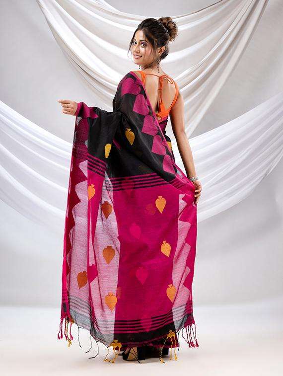 women self design handloom saree with blouse - 22043569 -  Standard Image - 3