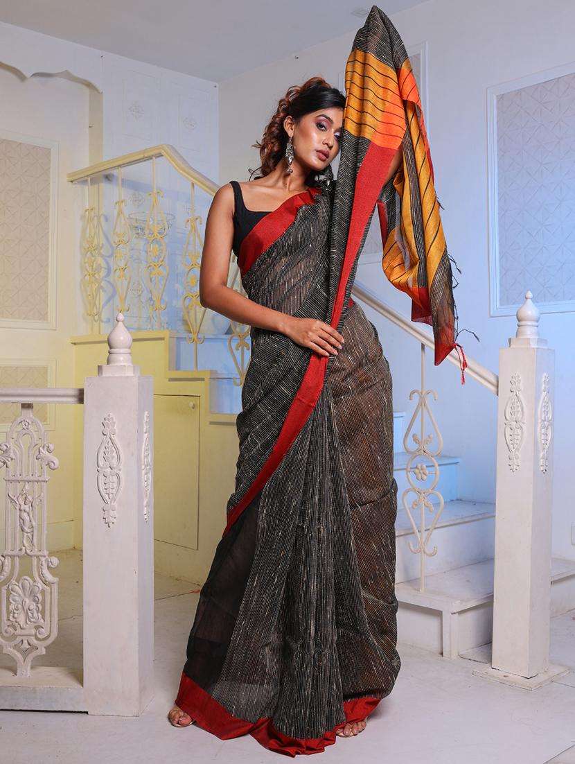 women self design handloom saree with blouse