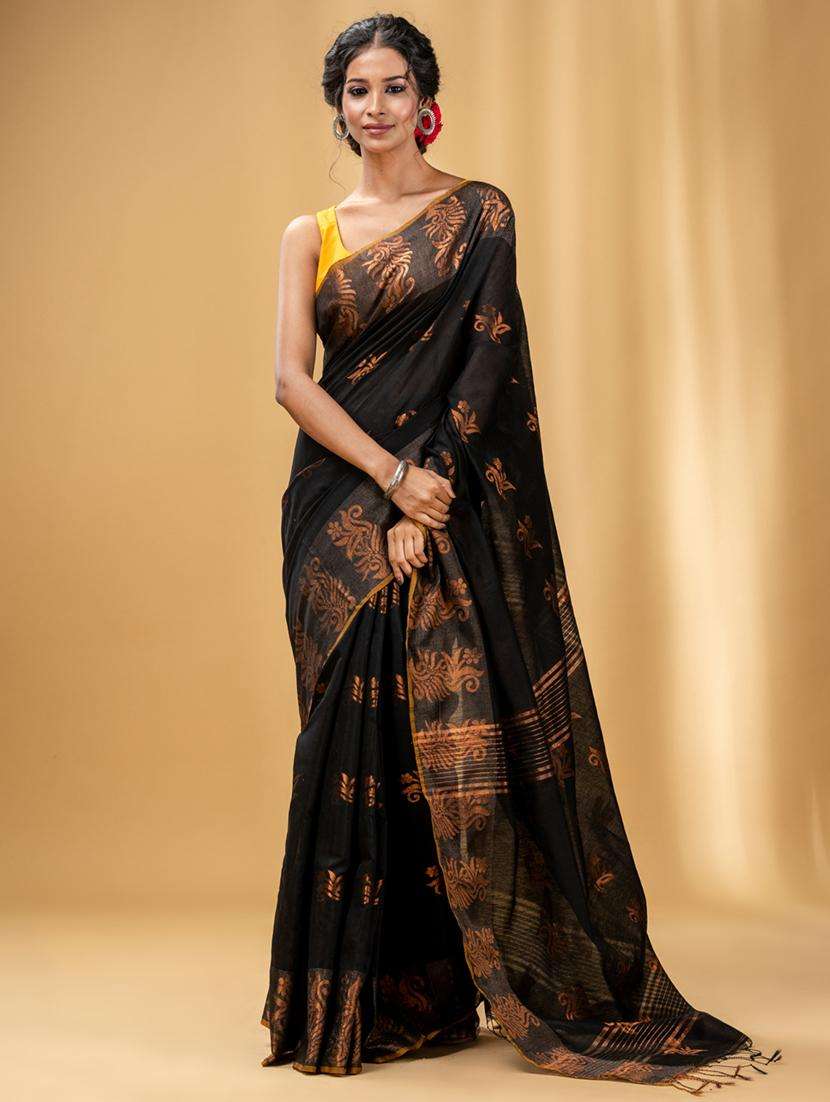 women self design handloom saree with blouse