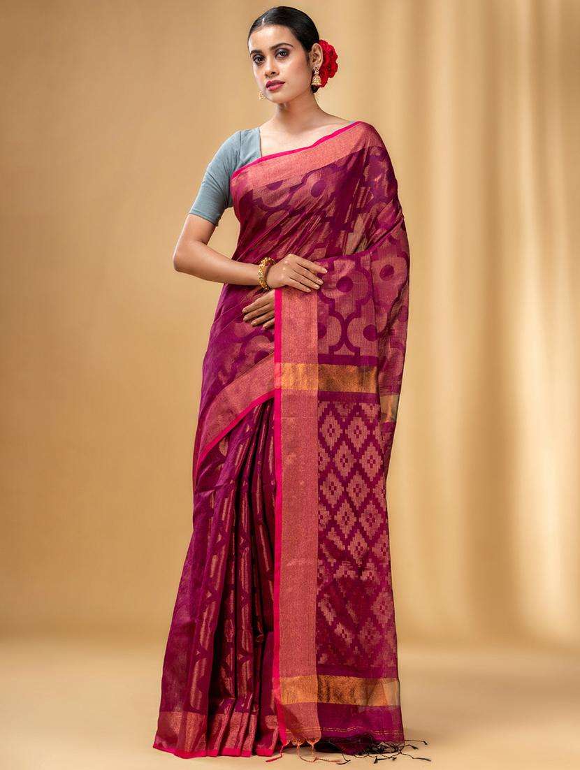 women self design handloom saree with blouse