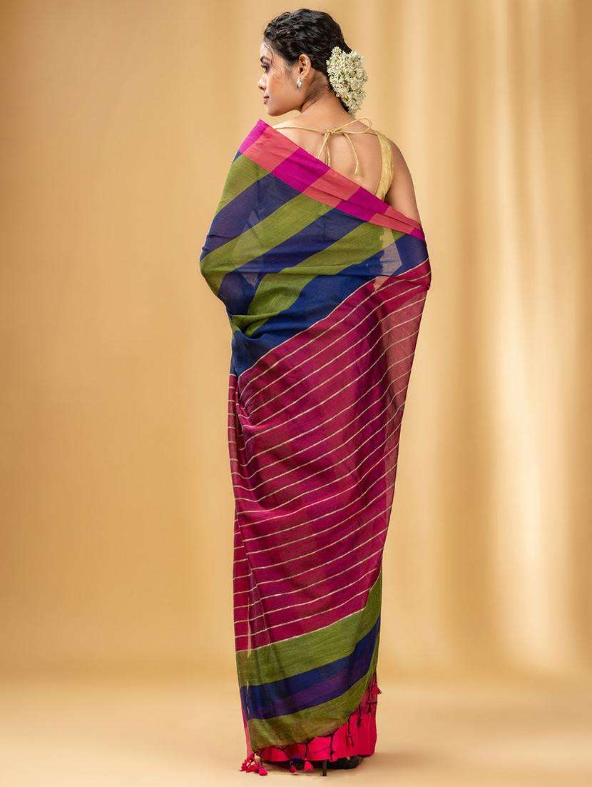 women striped handloom saree with blouse - 22043737 -  Standard Image - 3