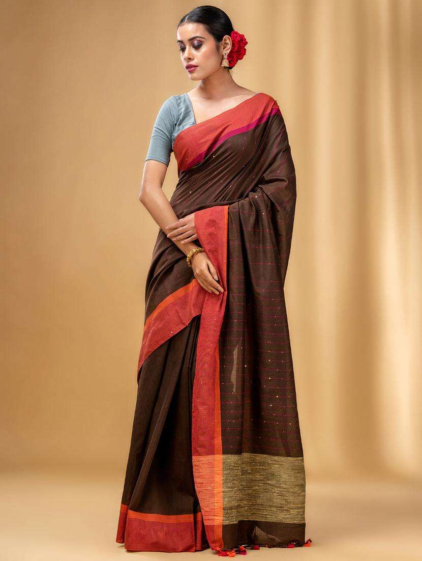 women self design handloom saree with blouse