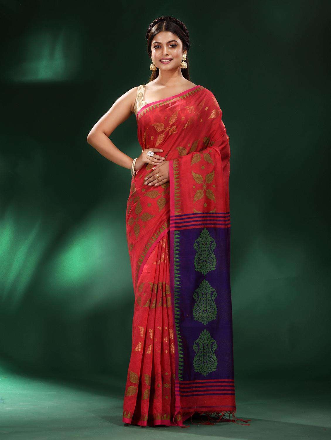 women self design handloom saree with blouse