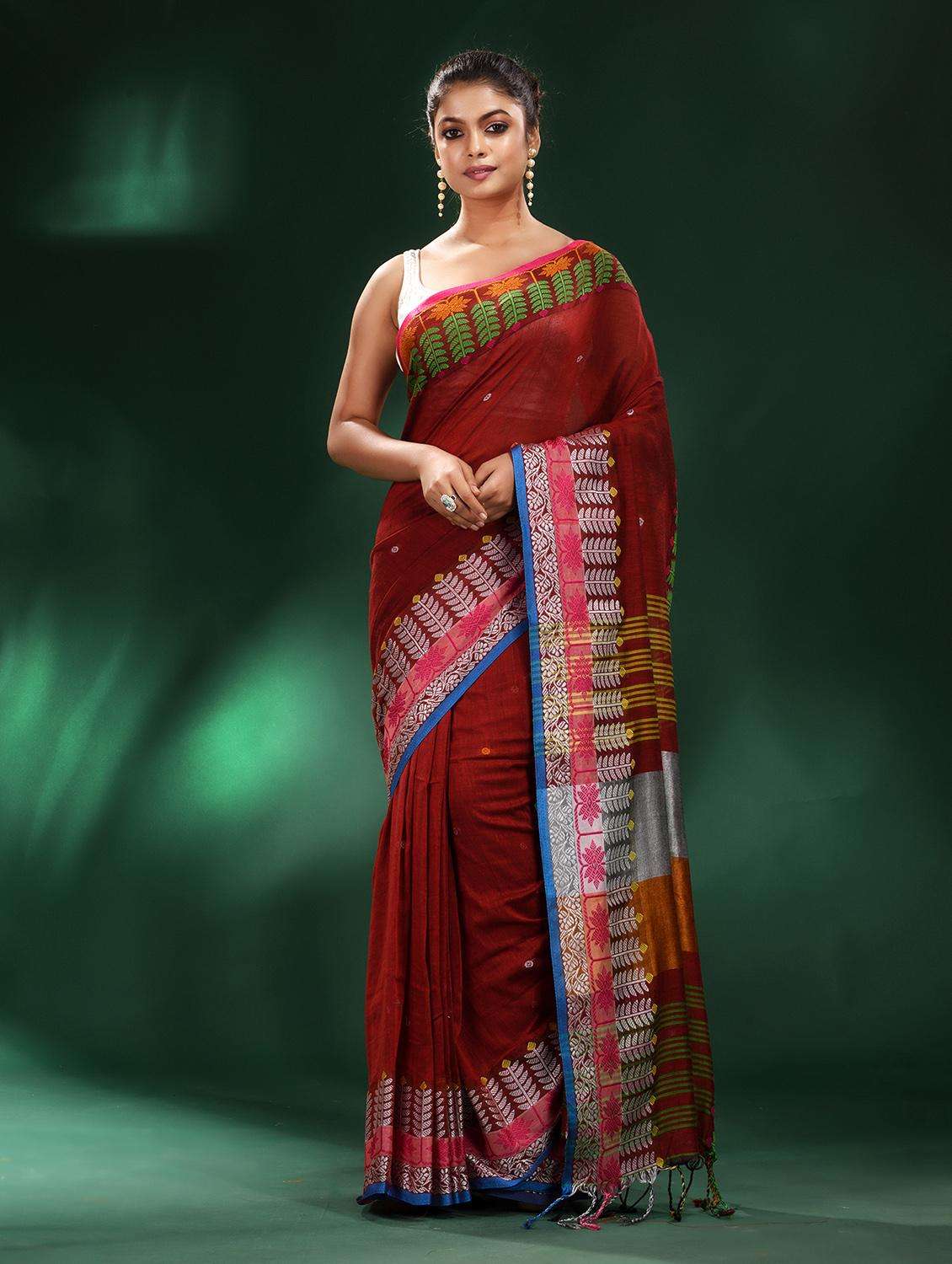 women self design handloom saree with blouse