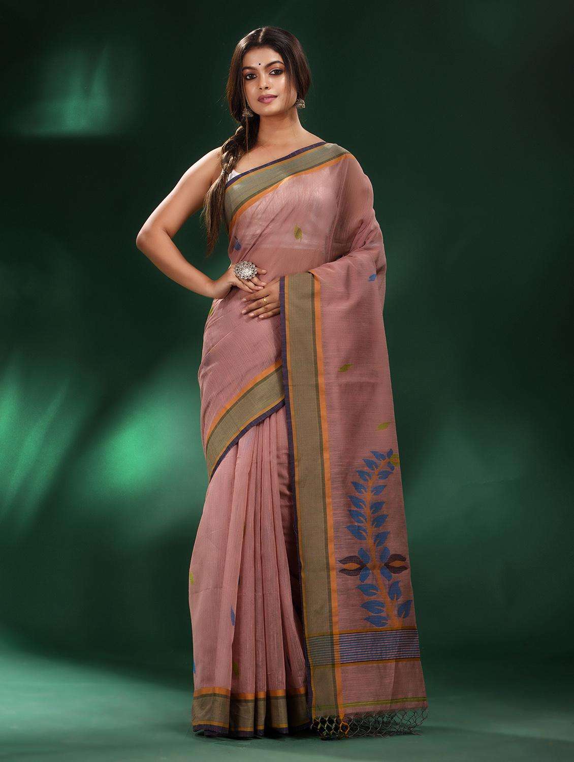 women self design handloom saree with blouse