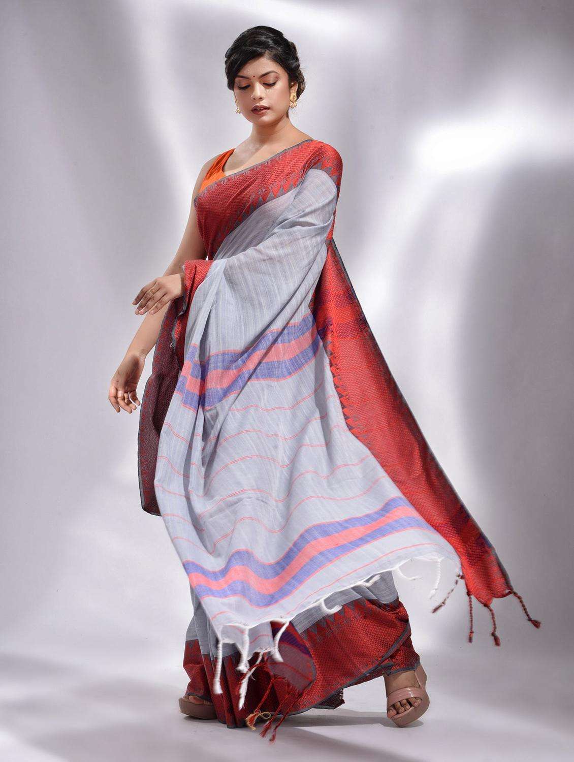 women grey handloom saree with blouse - 22043915 -  Standard Image - 3