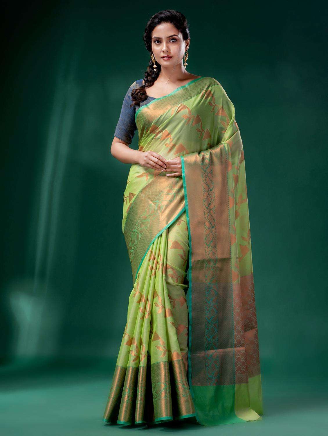 women self design banarasi saree with blouse