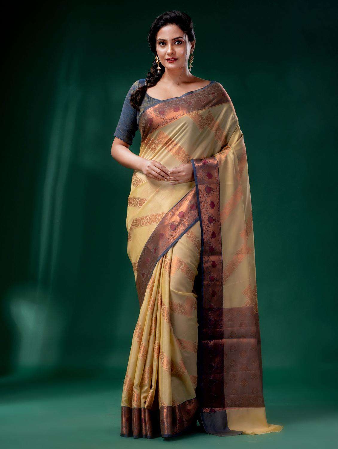 women self design banarasi saree with blouse - 22043939 - Zoom Image - 0