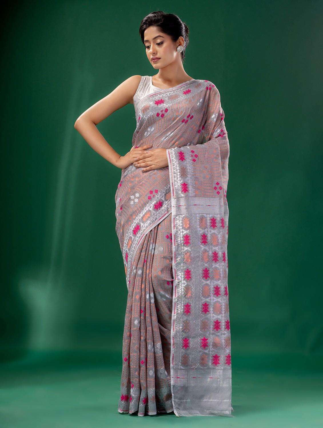 women self design handloom saree with blouse