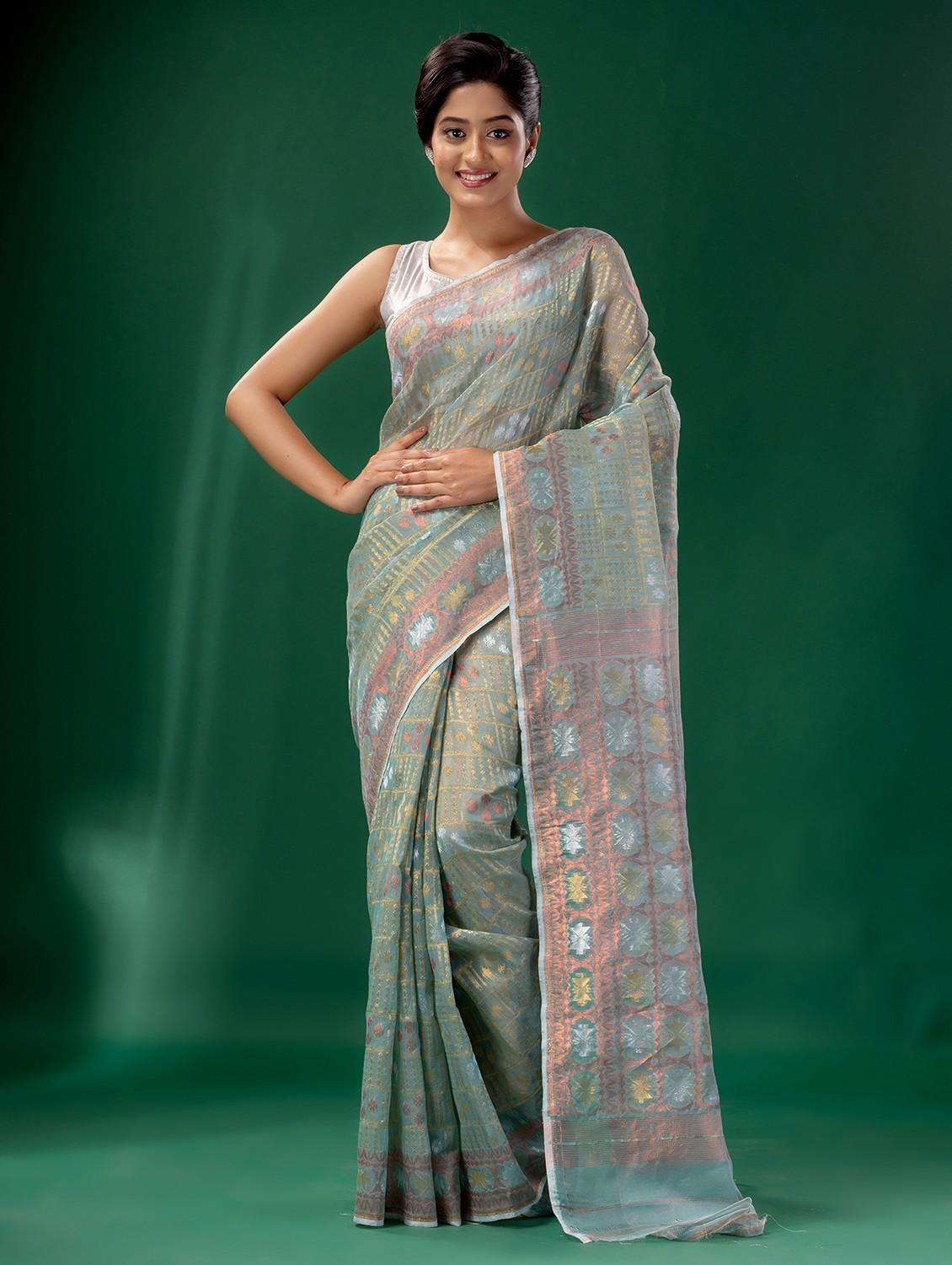 women self design handloom saree with blouse