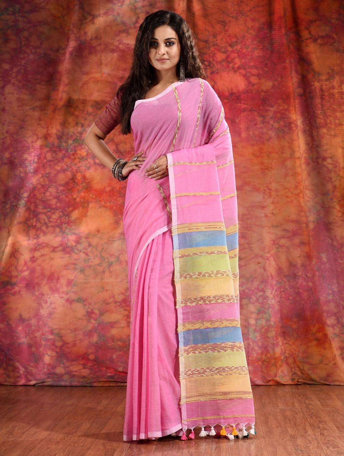 women self design handloom saree with blouse