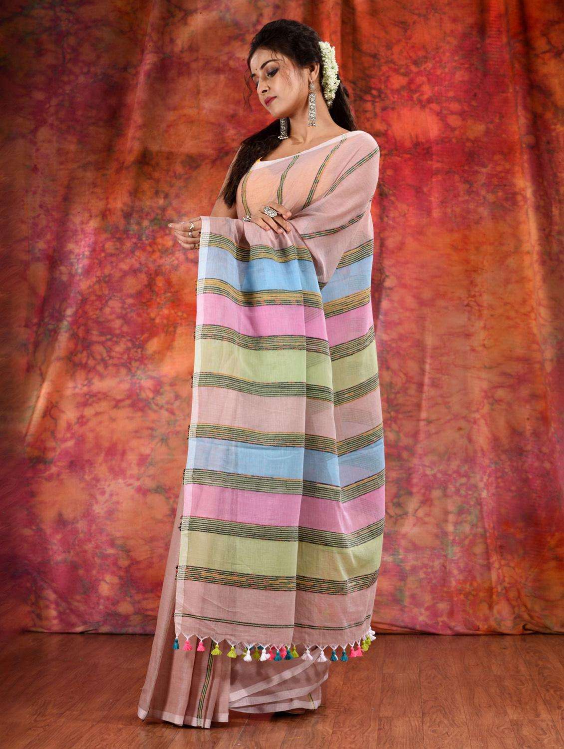 women self design handloom saree with blouse - 22043998 -  Standard Image - 3