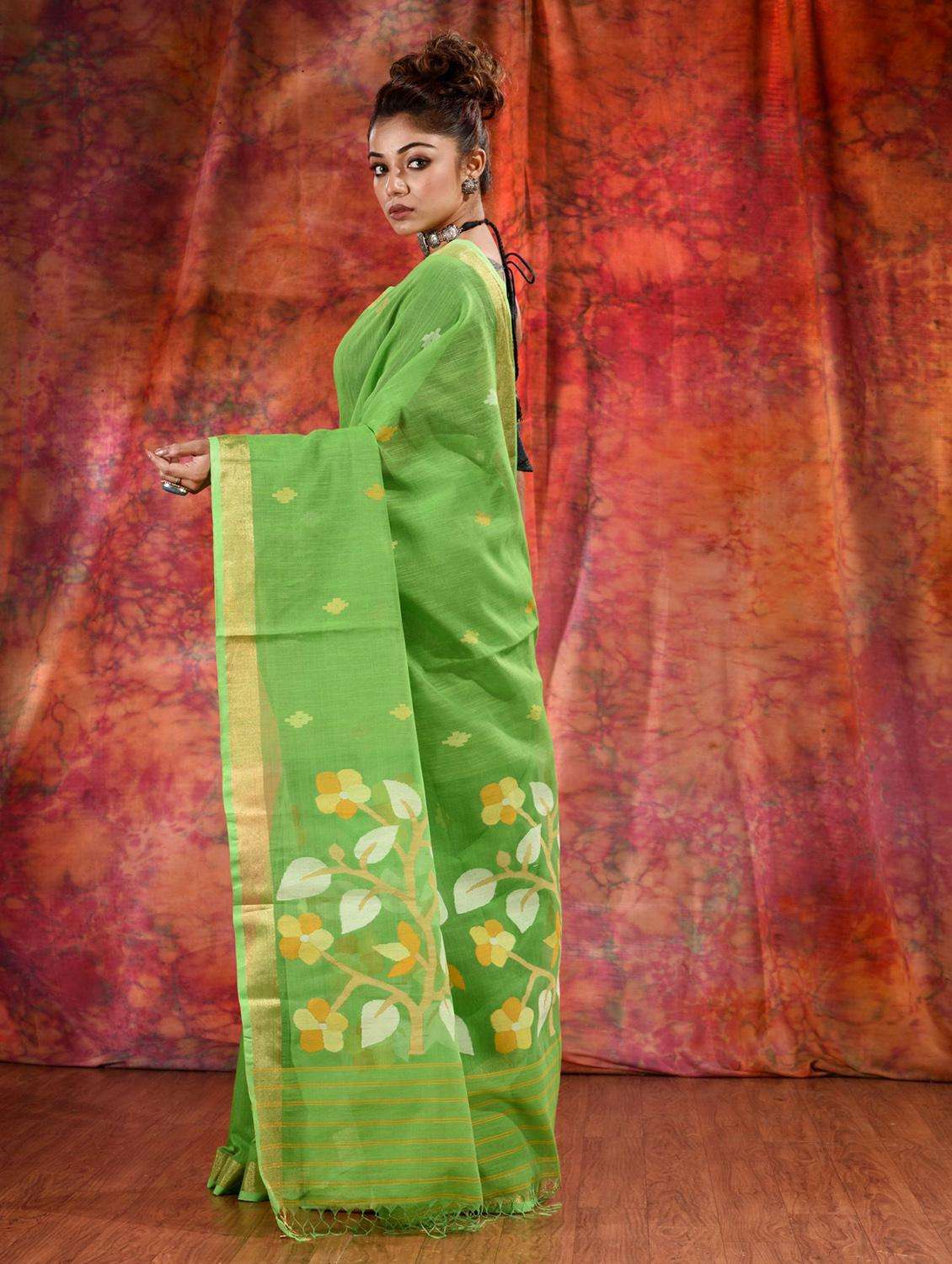 women self design handloom saree with blouse - 22043999 - Standard Image - 3