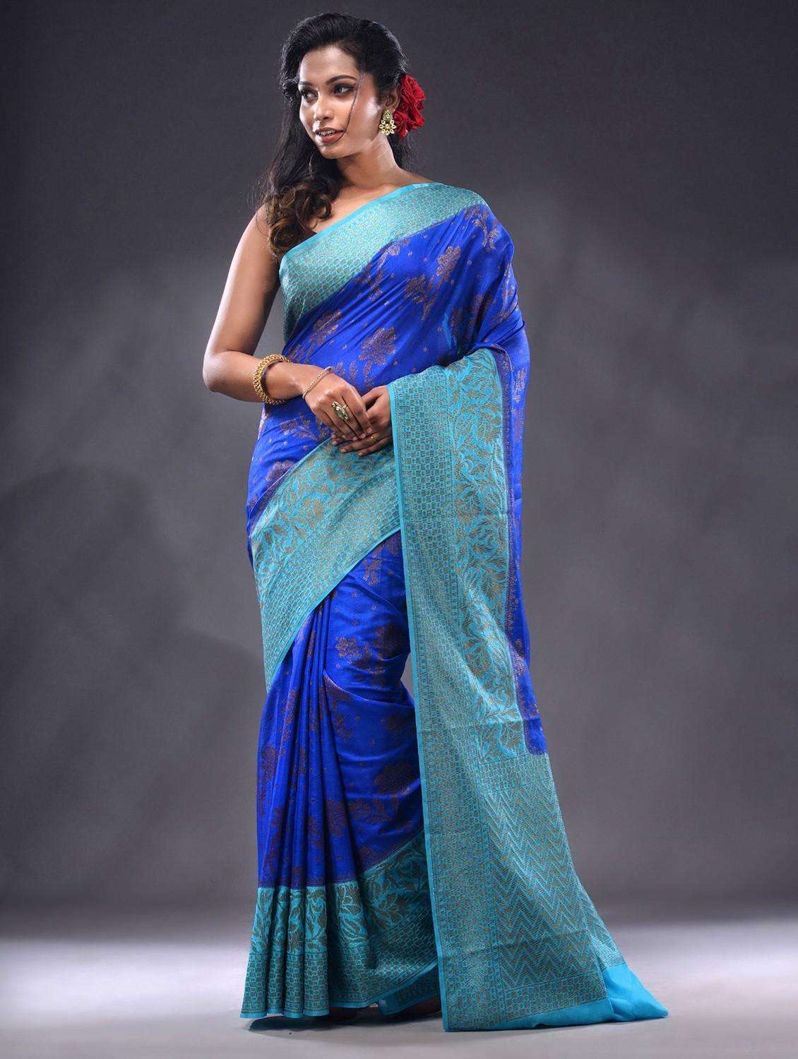 women self design bordered saree with blouse