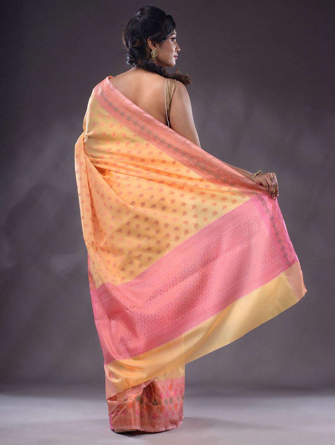women self design bordered saree with blouse - 22044064 - Standard Image - 3