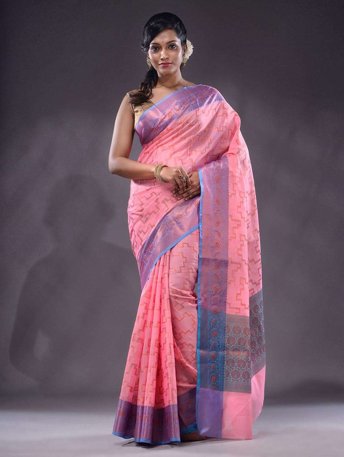 women self design bordered saree with blouse