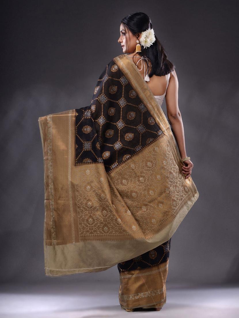 women self design bordered saree with blouse - 22044100 - Standard Image - 3