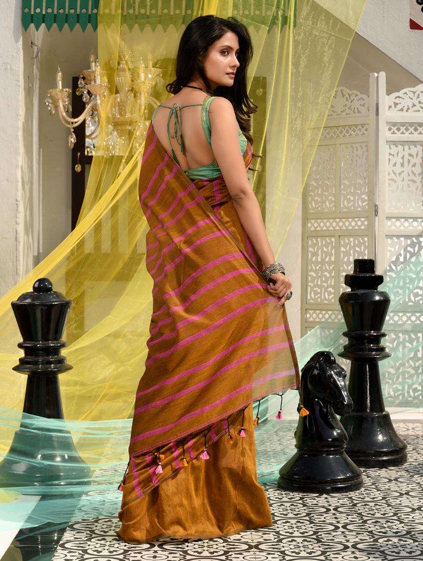 women striped handloom saree with blouse - 22044122 -  Standard Image - 3