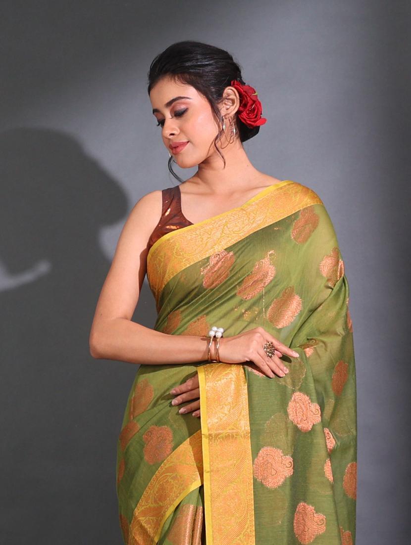 women self design bordered saree with blouse - 22044141 - Standard Image - 3