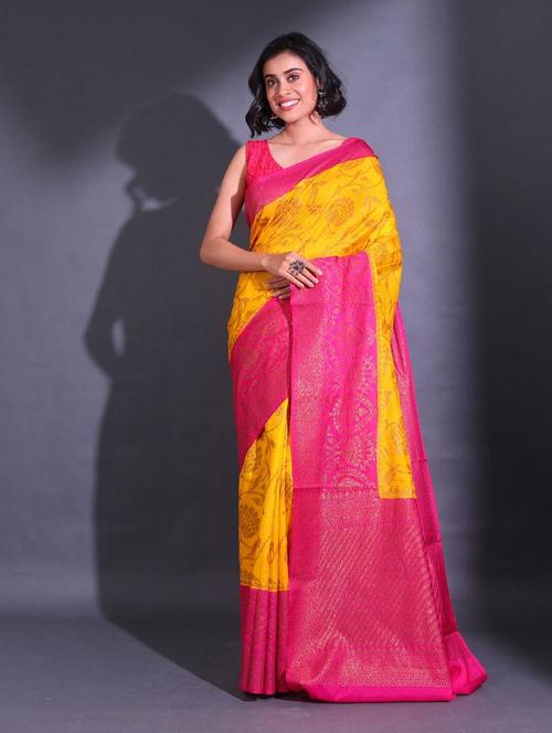 women self design bordered saree with blouse - 22044161 - Standard Image - 0