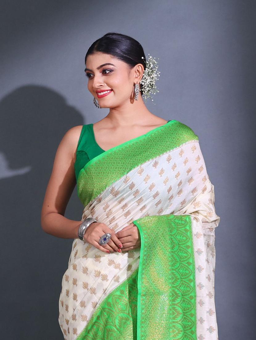 women self design bordered saree with blouse - 22044165 - Standard Image - 3