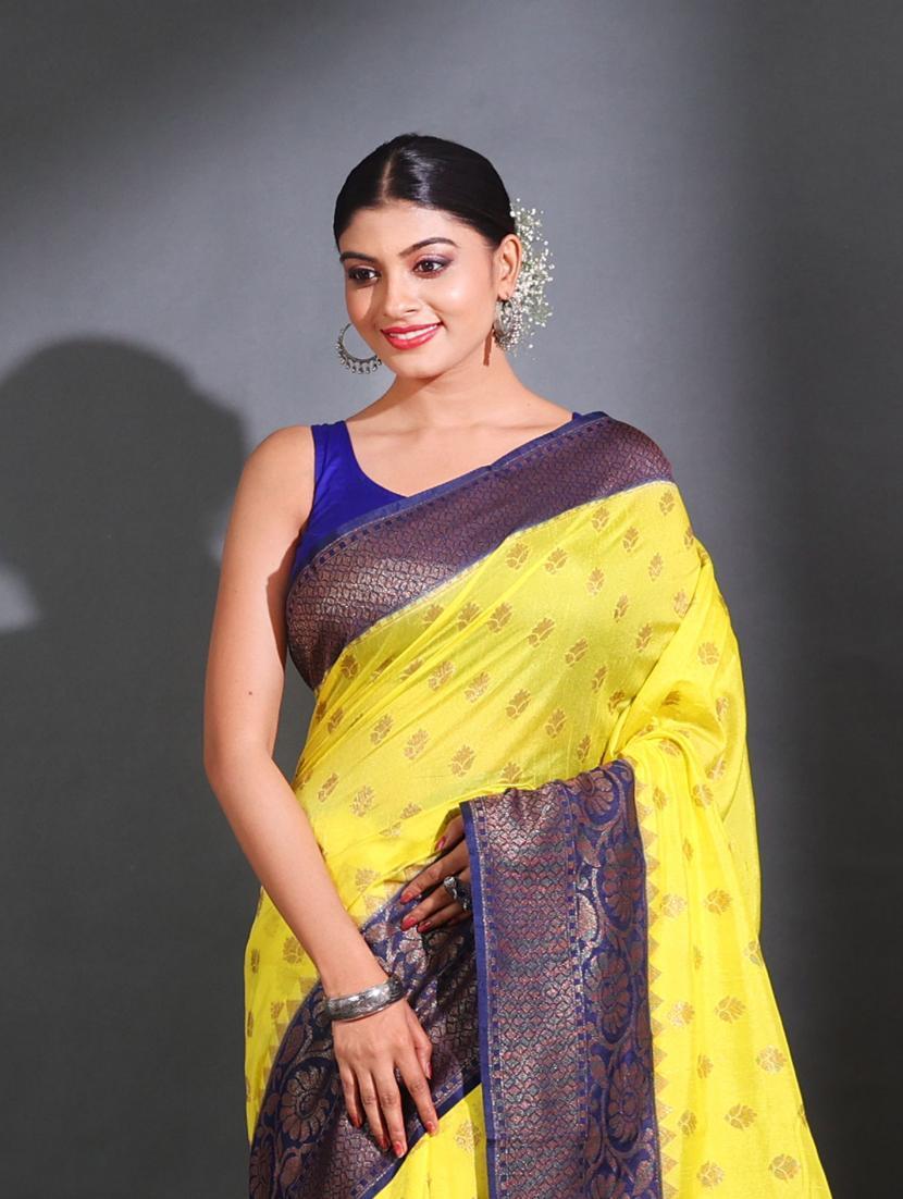 women self design bordered saree with blouse - 22044174 - Standard Image - 3