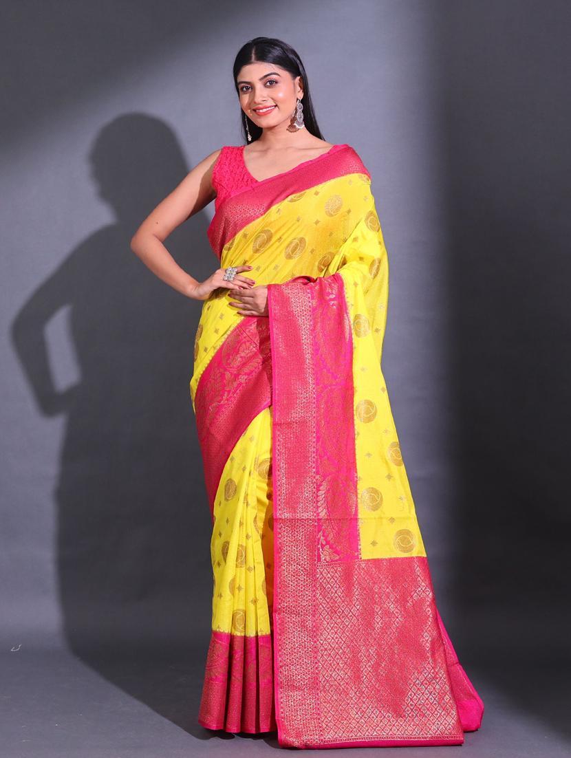 women self design bordered saree with blouse - 22044177 - Zoom Image - 0