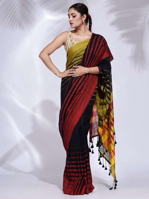 women striped handloom saree with blouse - 22045677 -  Standard Image - 0