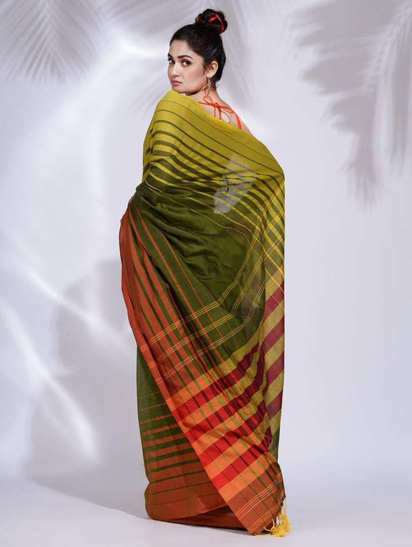 women striped handloom saree with blouse - 22045678 -  Standard Image - 3
