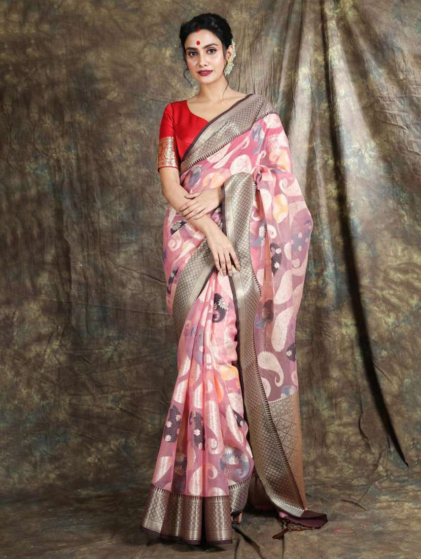 women self design bordered saree with blouse