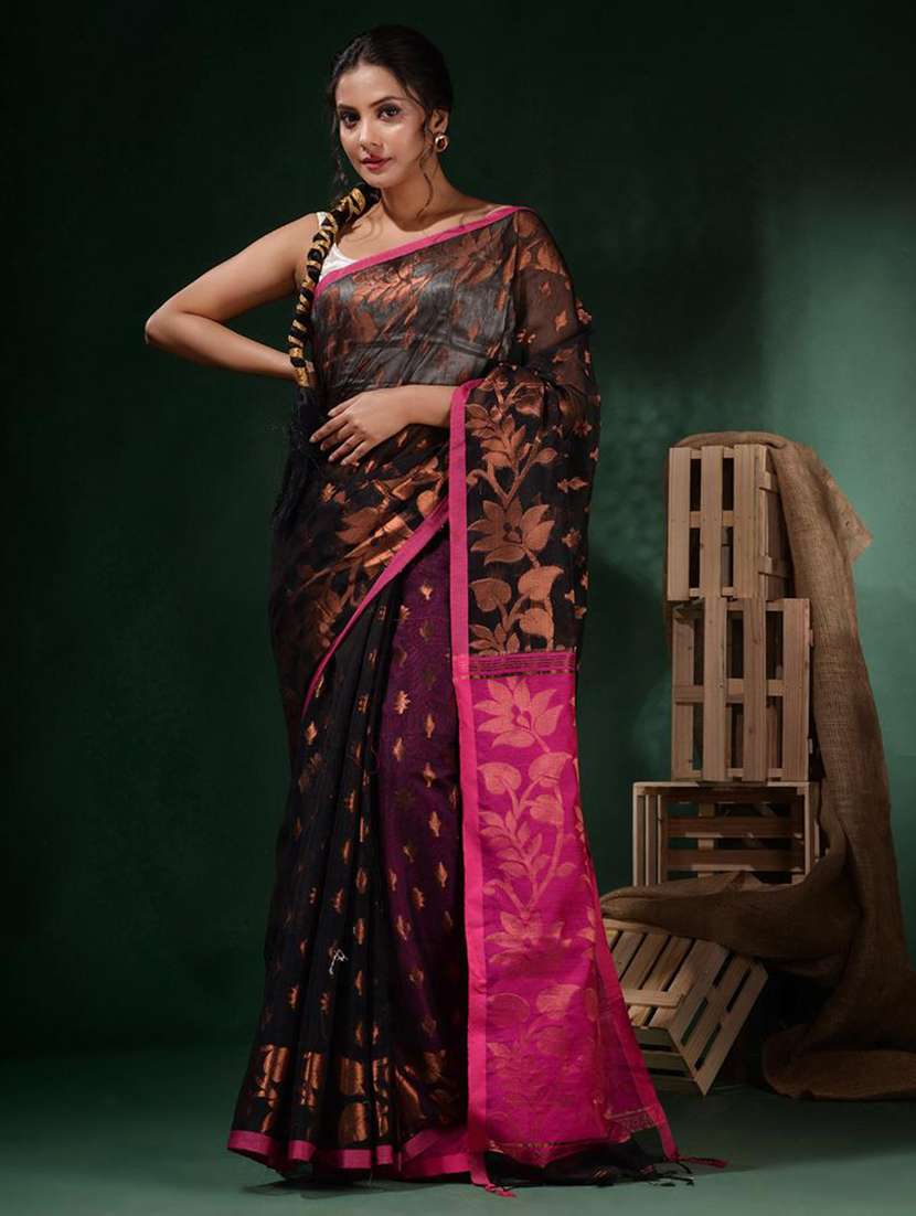 women self design handloom saree with blouse