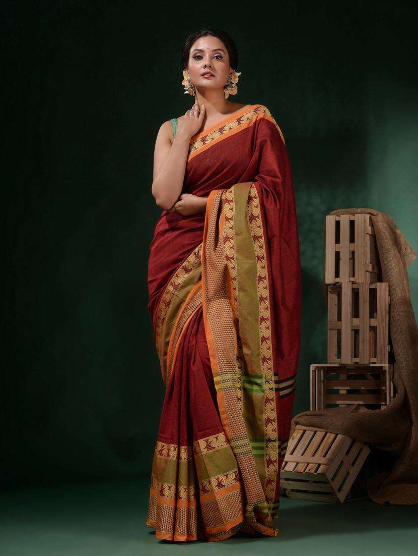 women solid with bordered handloom saree with blouse