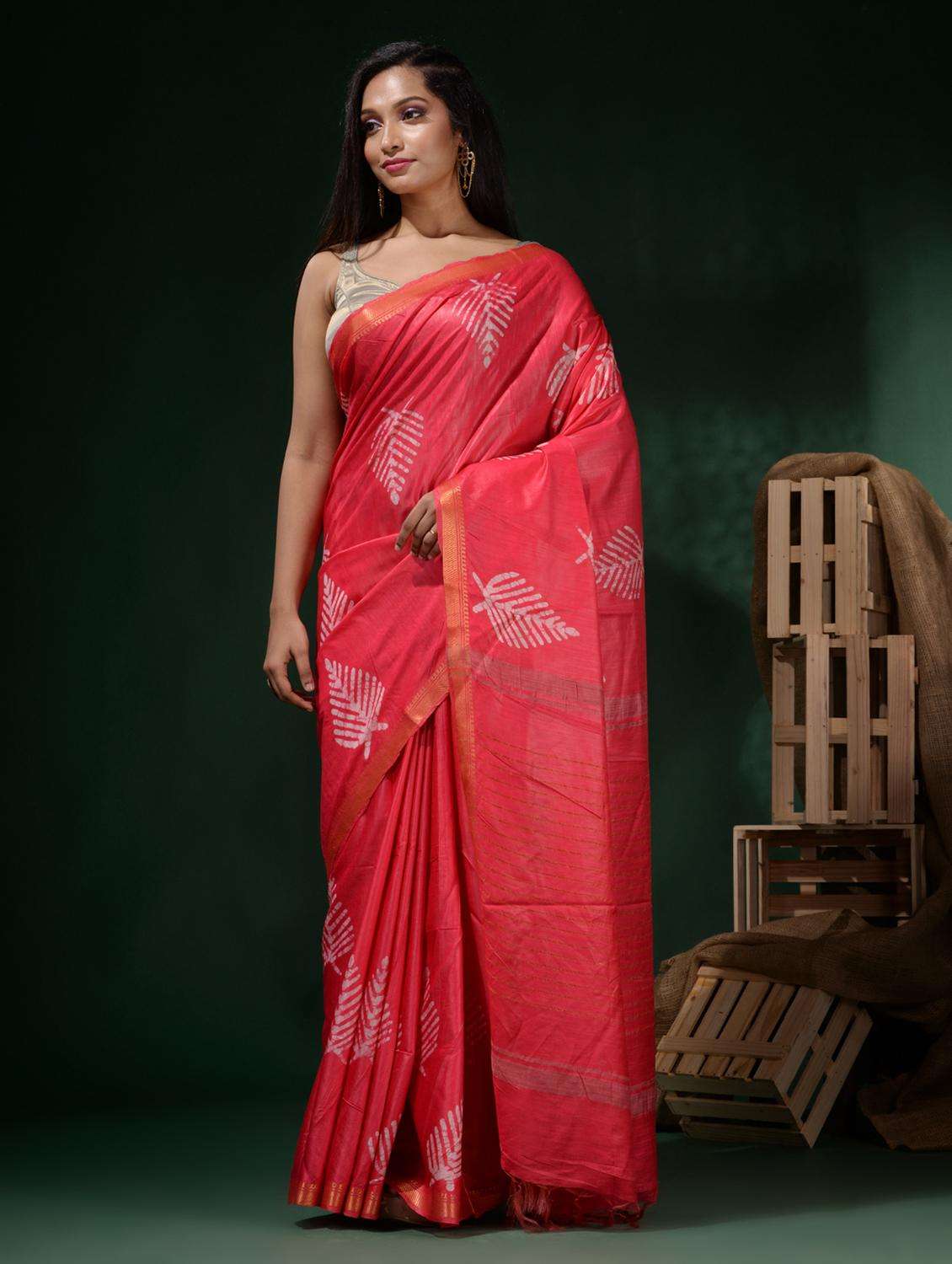 women printed bordered saree with blouse - 22045793 -  Zoom Image - 0