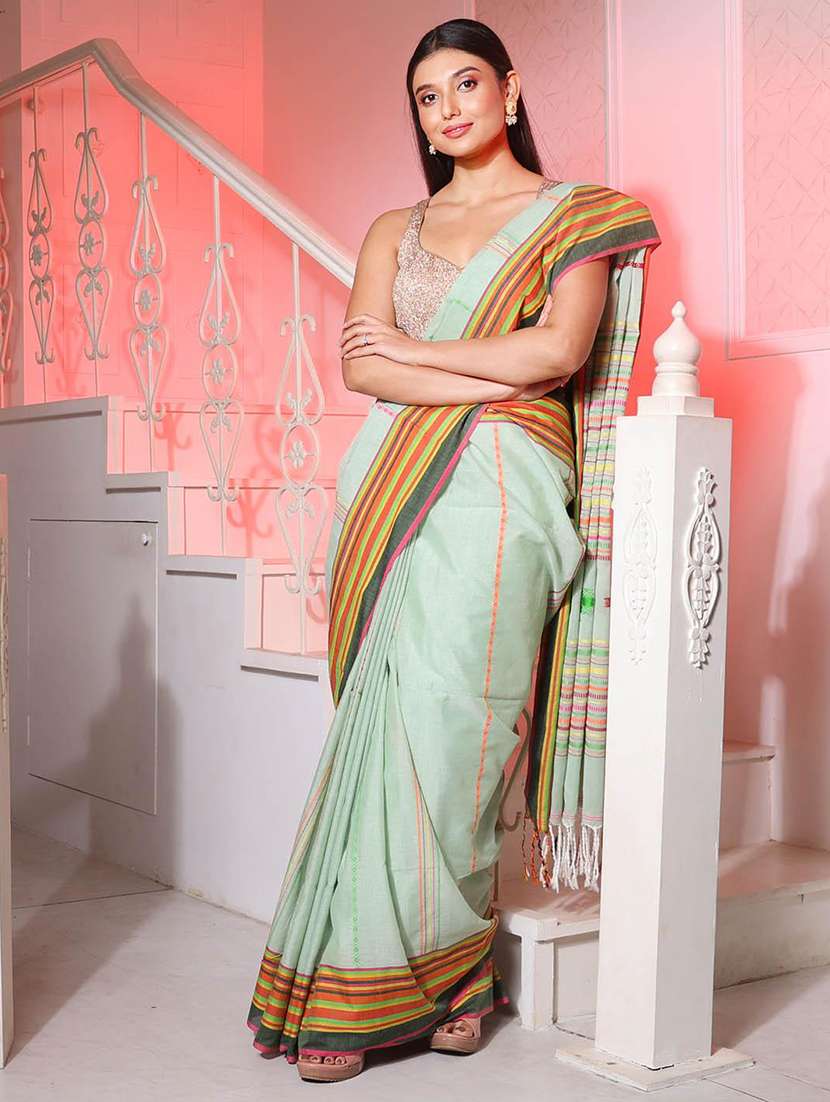 women self design handloom saree with blouse